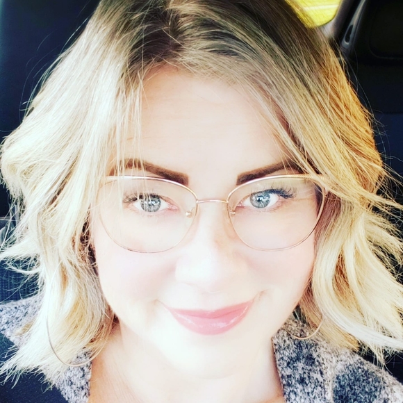 Meet your Posher, Vikki - Picture 1 of 1